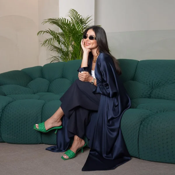 أسود كحلي كم خفاش قفطان متواضع ، أزياء إسلامية متطورة ، دبي ، حفلة عربية ، عباية ، رداء كارديجان ، عيدي الأضحى ، أنيق